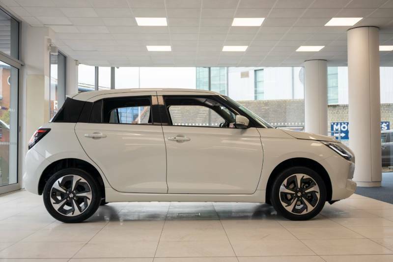 Suzuki Swift 1.2 Hybrid Ultra Cvt - 2025 75 White #4