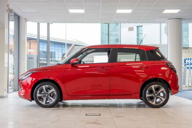 Suzuki Swift 1.2 Hybrid Ultra Cvt - 2025 75 Red #4
