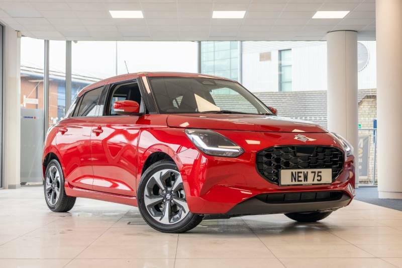 Suzuki Swift 1.2 Hybrid Ultra Cvt - 2025 75 Red