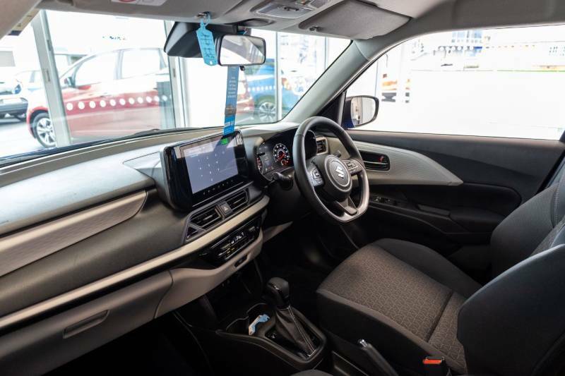Suzuki Swift 1.2 Hybrid Ultra Cvt - 2025 75 Red #2