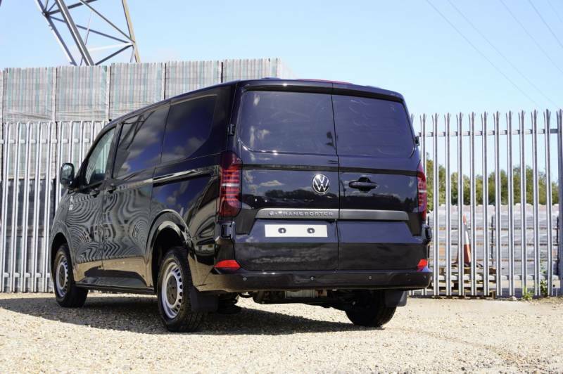 Volkswagen E-Transporter T32 Commerce Plus Swb 136 Ps 65 Kwh 1Sp A Black #3