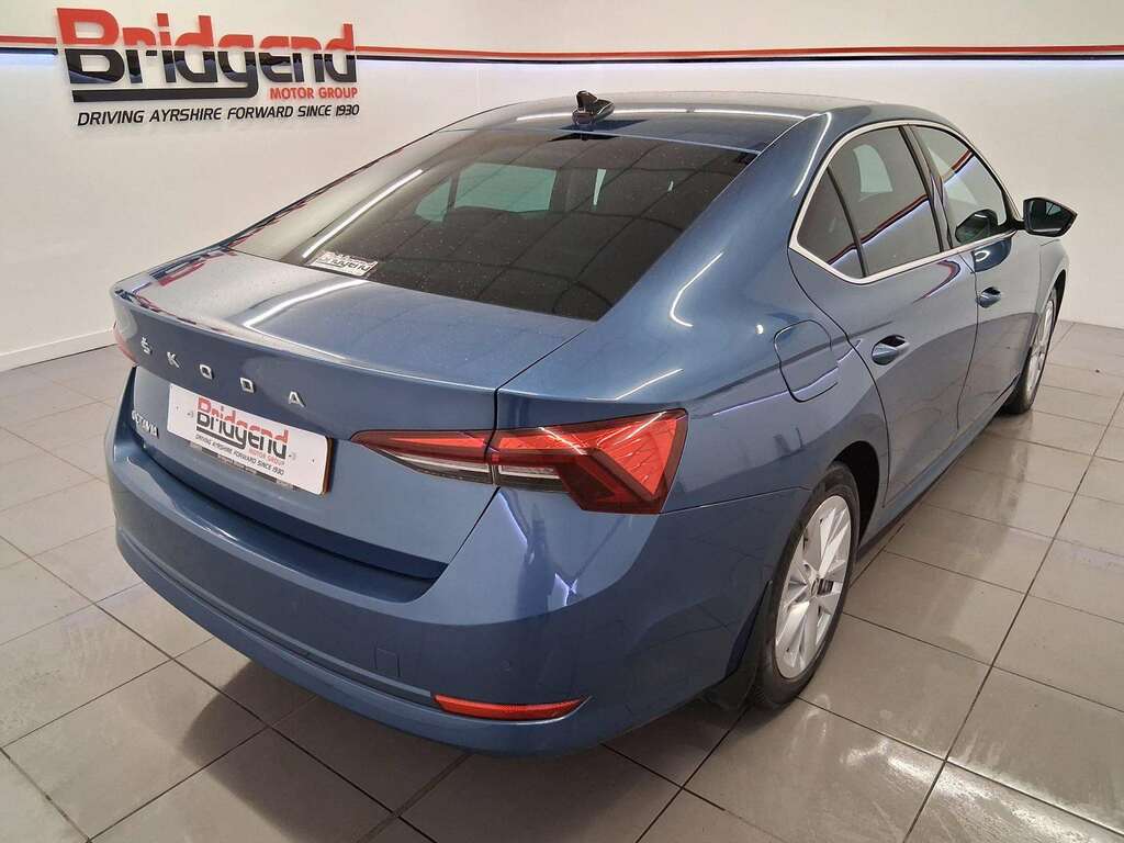Skoda Octavia 2.0 Tdi Se L Hatchback Blue #5