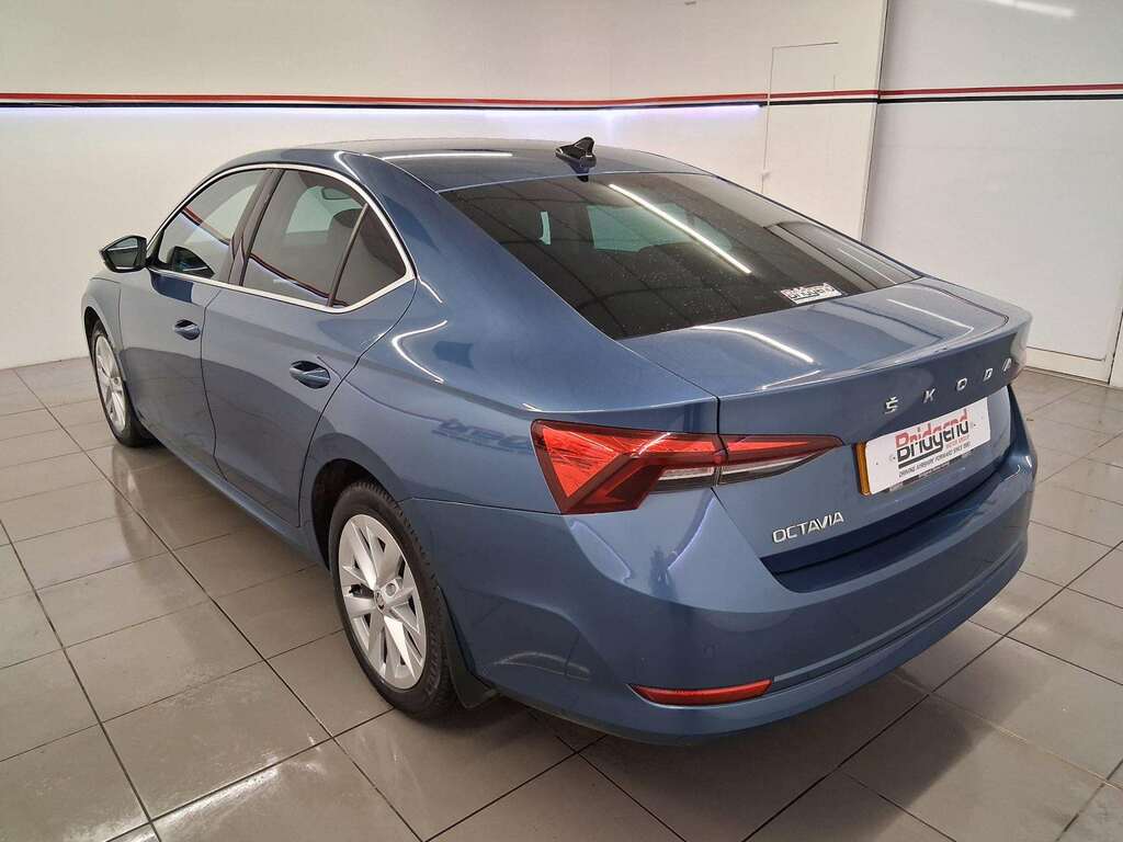 Skoda Octavia 2.0 Tdi Se L Hatchback Blue #3