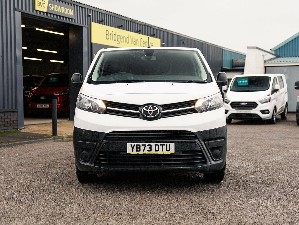 Toyota PROACE 1.5D 120 Bhp Icon Medium Euro 6 6 Speed Man White #4