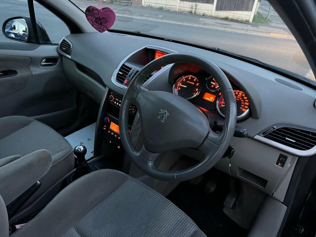 Peugeot 207 Hatchback 1.4 16V Se 200909 YT09EPP Black #2
