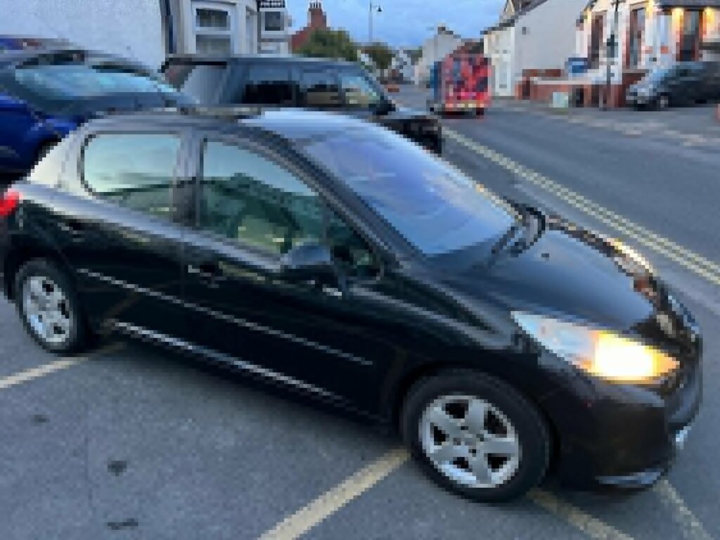 Peugeot 207 Hatchback 1.4 16V Se 200909 Black