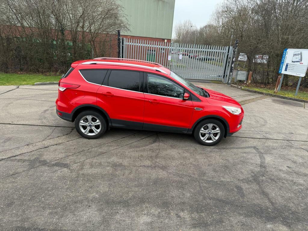 Ford Kuga 2.0 Tdci Zetec 2Wd Euro 5 Red #4