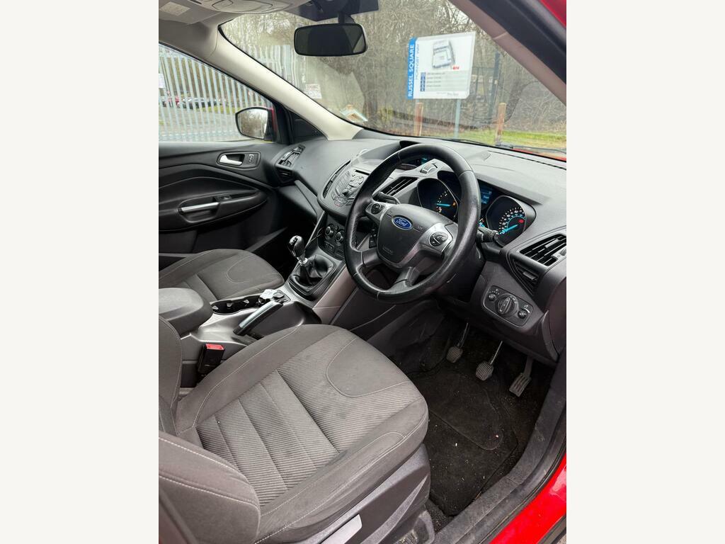 Ford Kuga 2.0 Tdci Zetec 2Wd Euro 5 Red #3