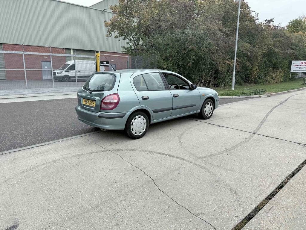 Nissan Almera Hatchback 1.8 Grey #3