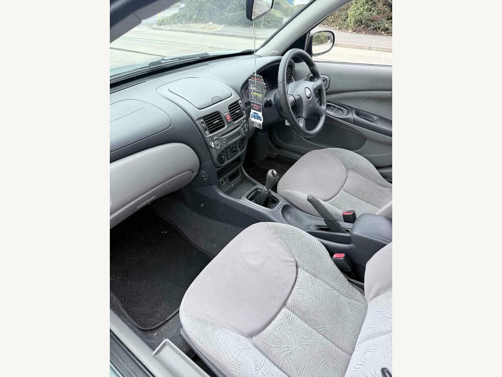 Nissan Almera Hatchback 1.8 Grey #6