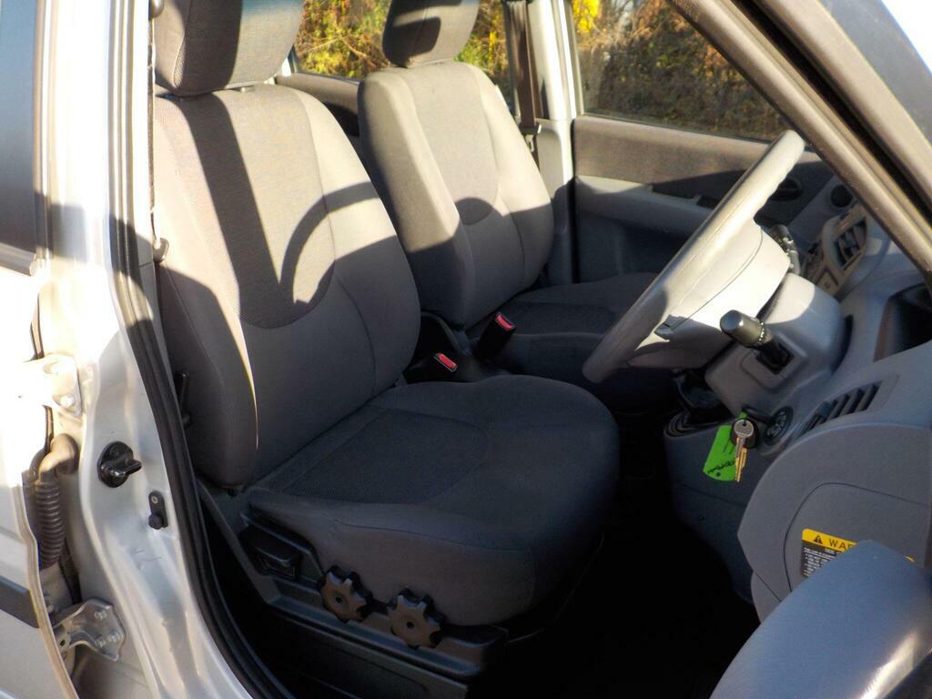 Hyundai Matrix Hatchback 1.5 Crtd Gsi 2008 Silver #7