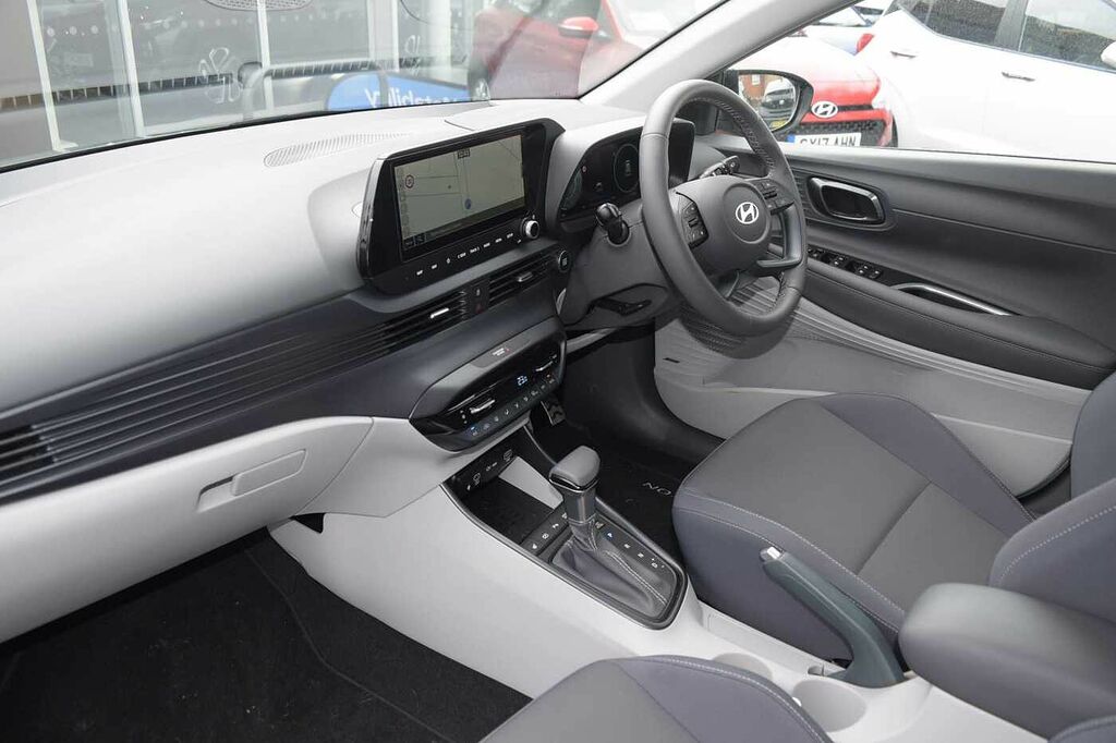 Hyundai Bayon Hatchback GP25AFZ Green #2