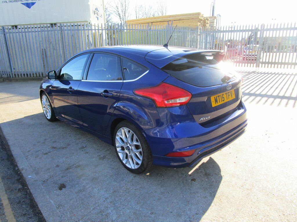 Ford Focus 1.5 Tdci Zetec S Hatchback Euro MT15TFV Blue #2