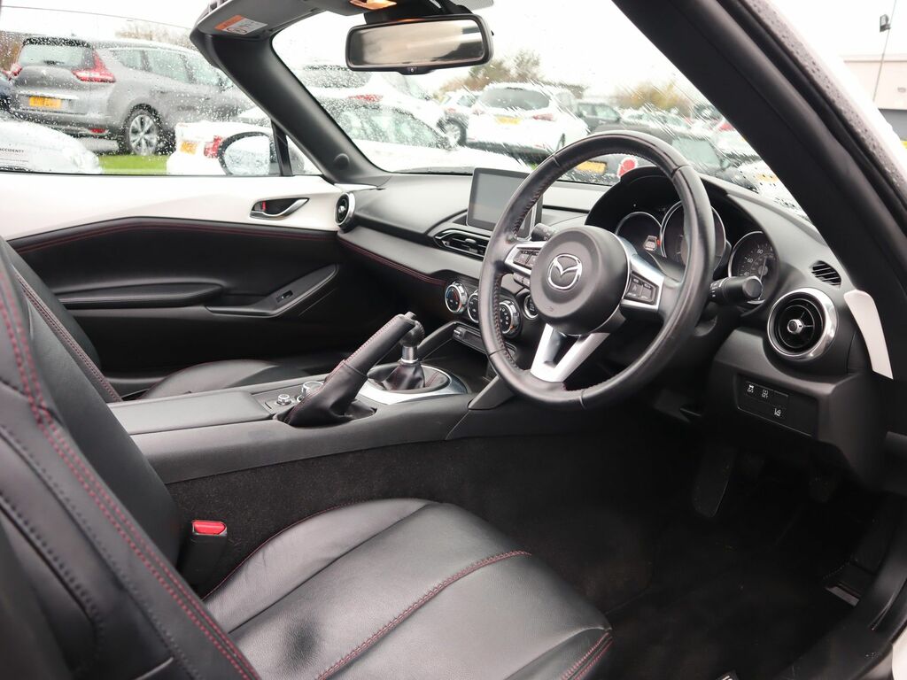 Mazda 121 Skyactiv-g Sport Nav Convertible Red #18