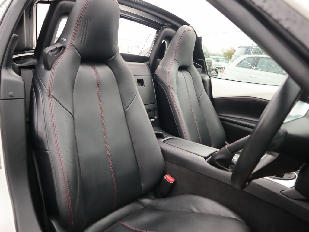 Mazda 121 Skyactiv-g Sport Nav Convertible Red #17
