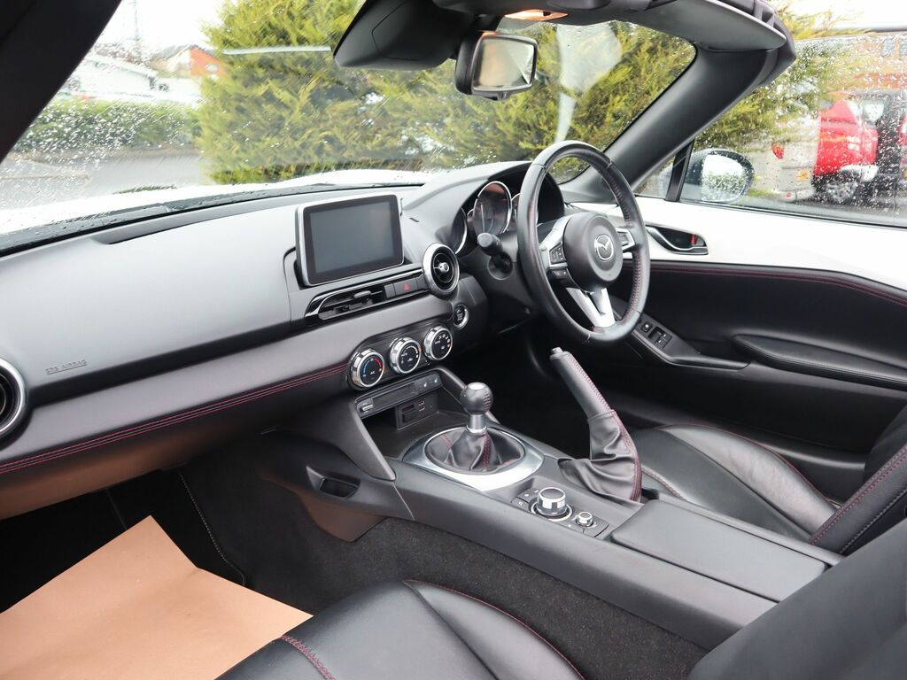 Mazda 121 Skyactiv-g Sport Nav Convertible Red #19