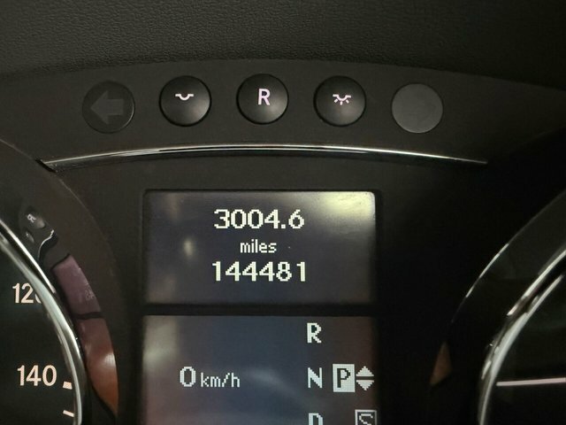 Mercedes-Benz R Class Mpv Silver #11