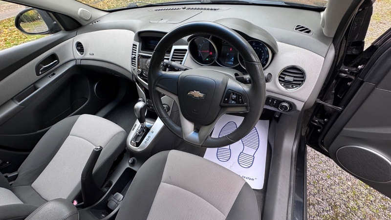 Chevrolet Cruze 1.6 Ls Silver #26