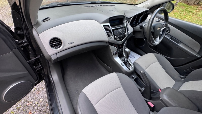 Chevrolet Cruze 1.6 Ls Silver #32