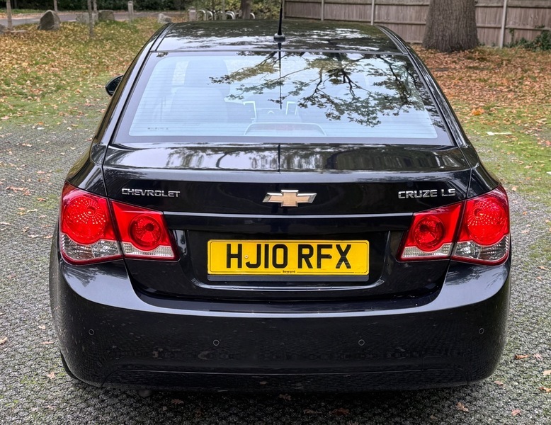 Chevrolet Cruze 1.6 Ls Silver #7