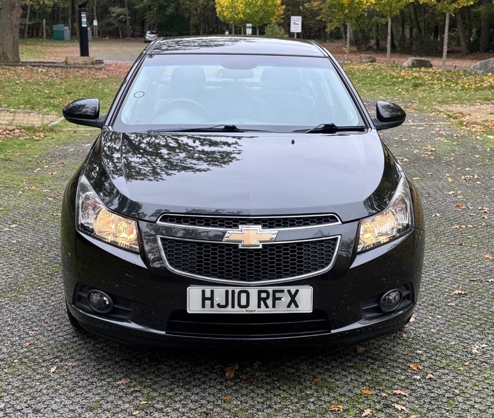 Chevrolet Cruze 1.6 Ls Silver #5