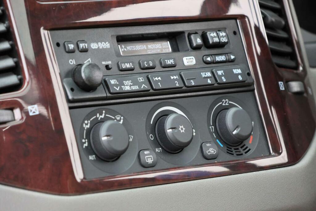 Mitsubishi Shogun 3.5 V6 Equippe Silver #26