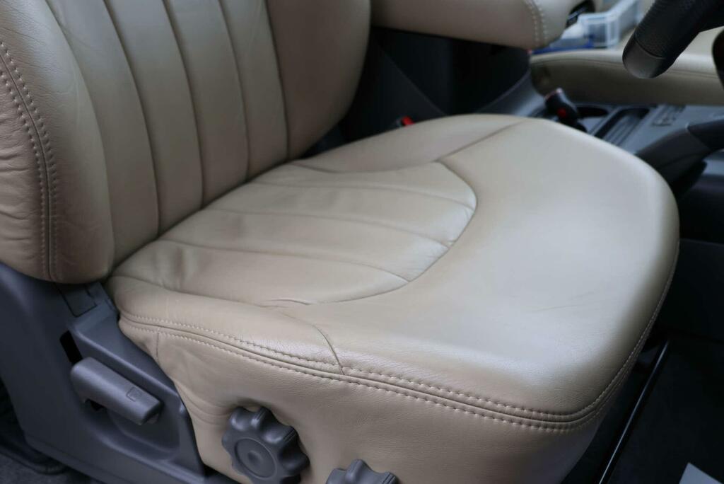 Mitsubishi Shogun 3.5 V6 Equippe Silver #9