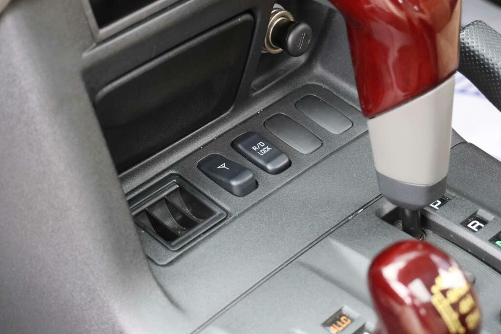 Mitsubishi Shogun 3.5 V6 Equippe Silver #45
