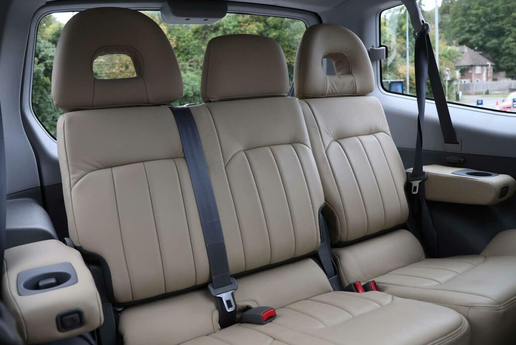 Mitsubishi Shogun 3.5 V6 Equippe Silver #10