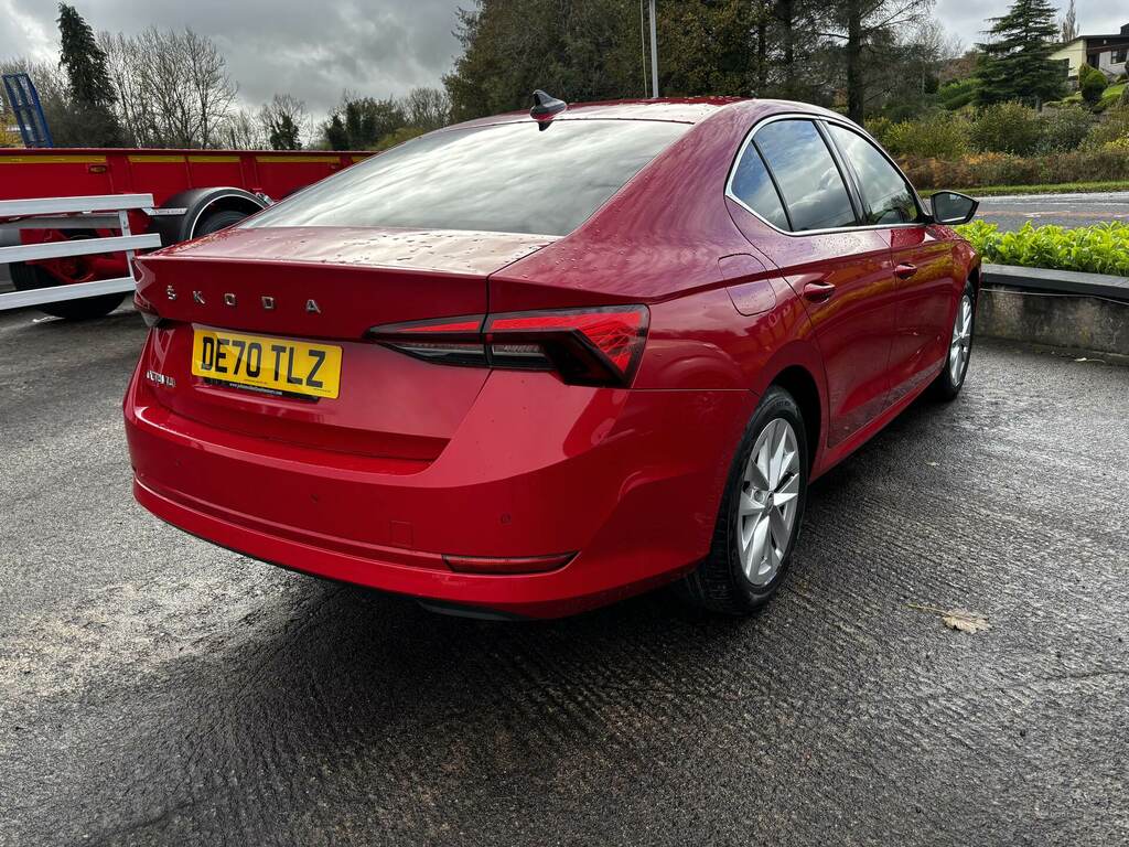 Skoda Octavia 1.5 Tsi Se L First Edition DE70TLZ Red #2
