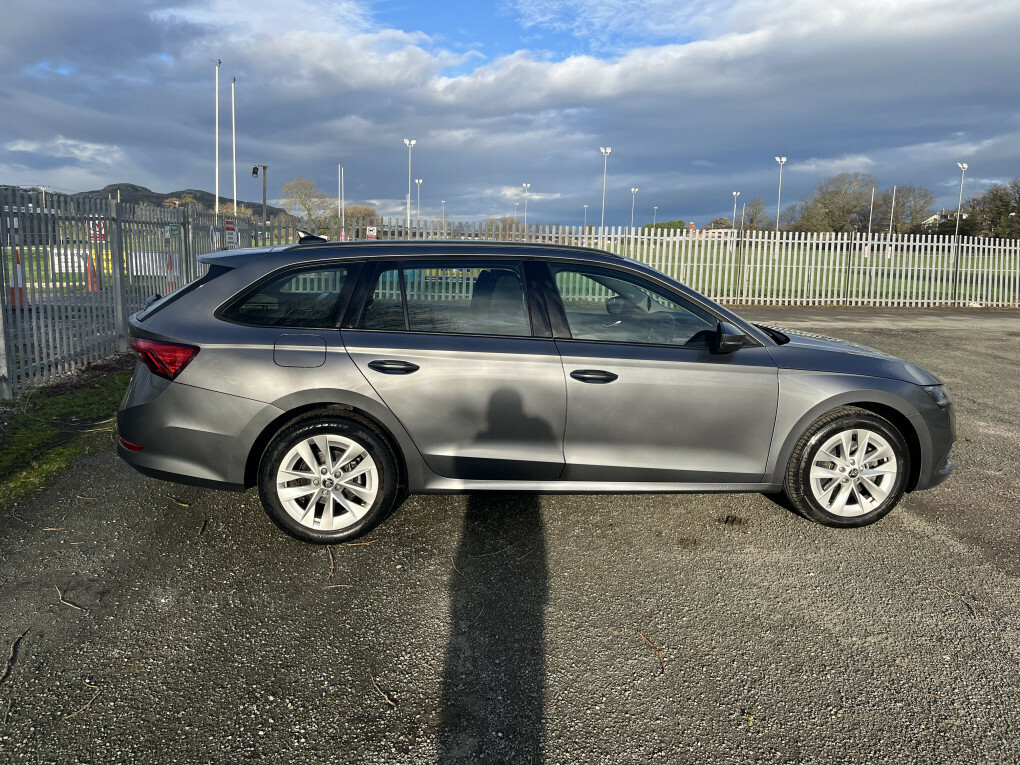 Skoda Octavia Se Technology Tsi Iv CY71AYX Grey #3