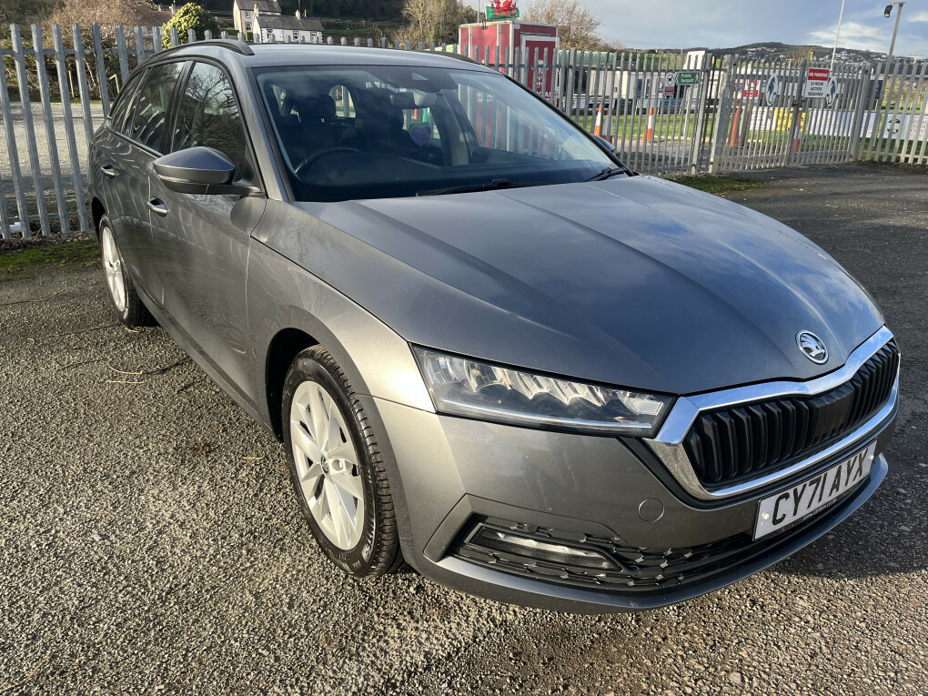 Skoda Octavia Se Technology Tsi Iv CY71AYX Grey #2