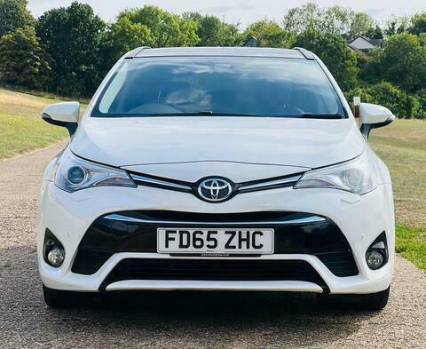 Toyota Avensis D-4d Excel White #2