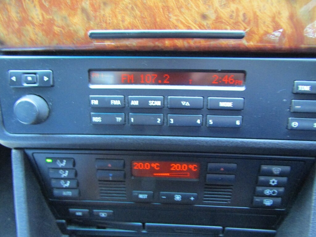 BMW 5 Series 523I Se Blue #4