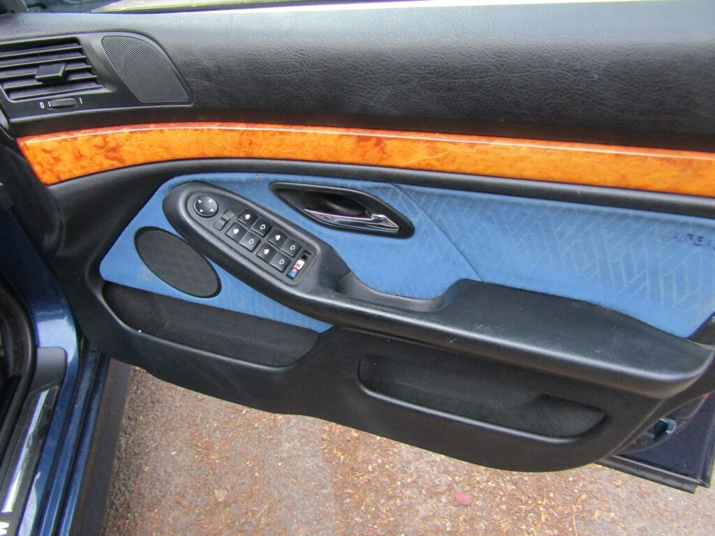 BMW 5 Series 523I Se Blue #8