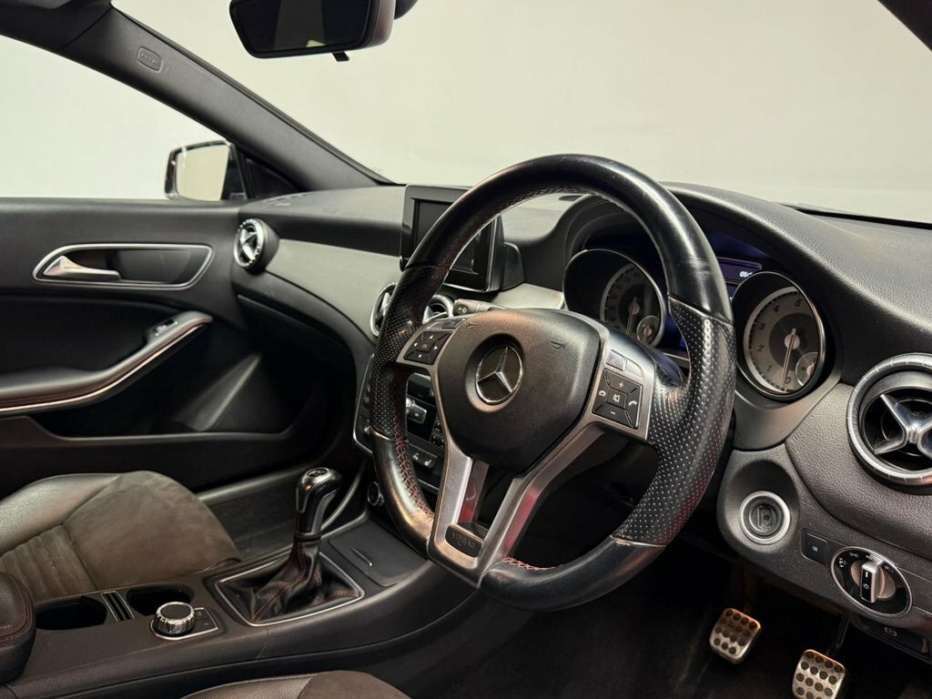 Mercedes-Benz CLA Class 1.6 Cla180 Amg Sport Coupe Euro Red #3