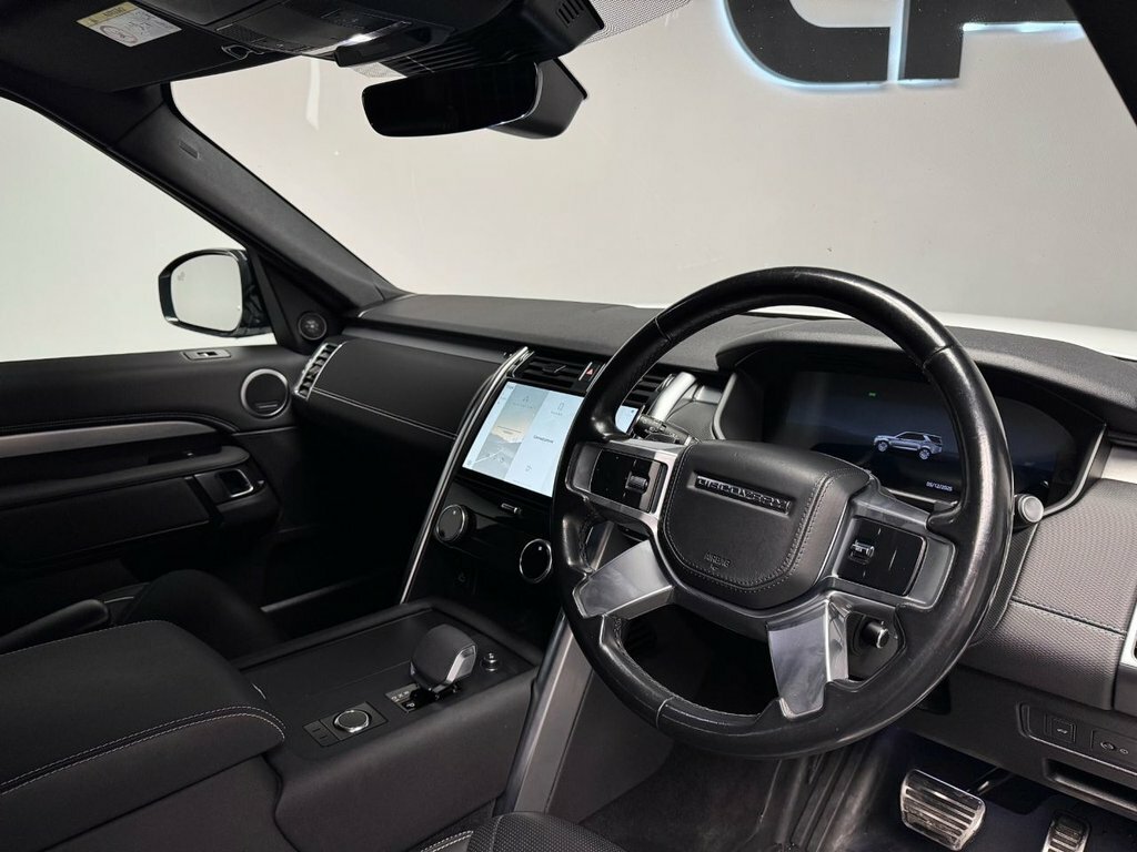 Land Rover Discovery 3L R-dynamic Hse White