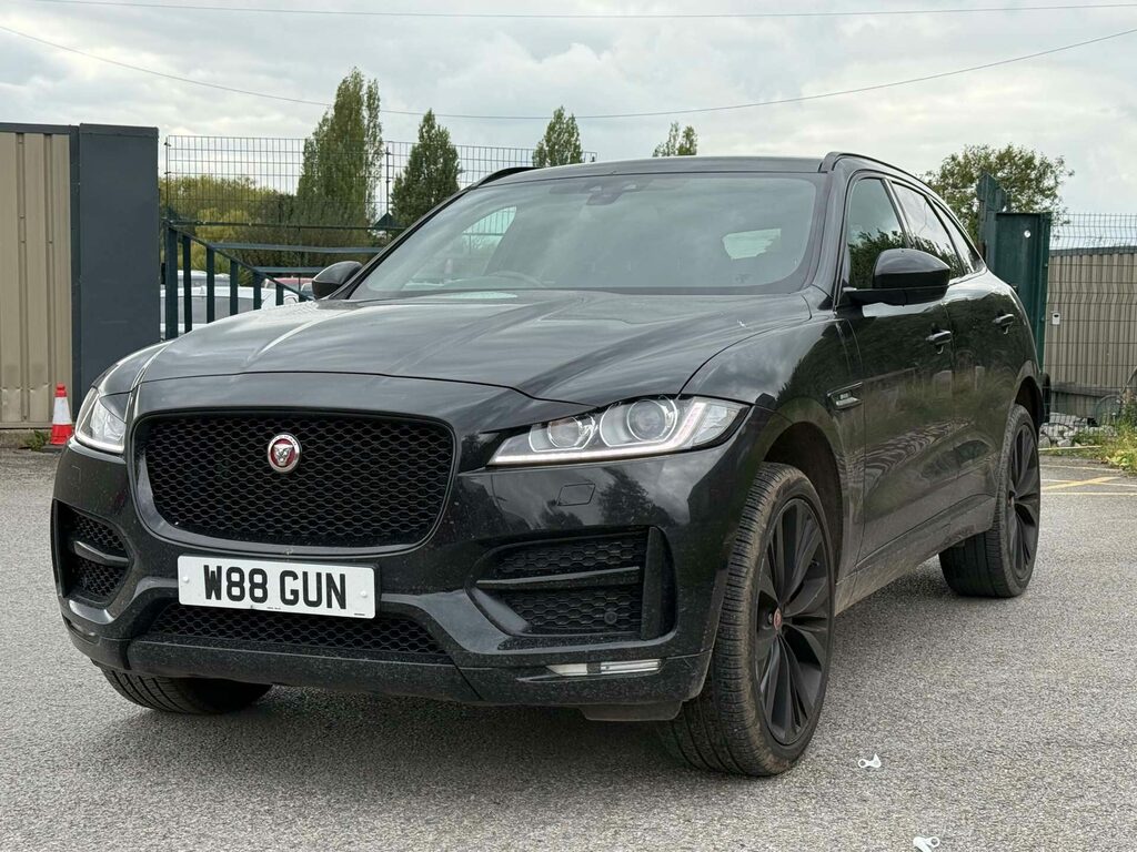 Jaguar F-Pace Black #1
