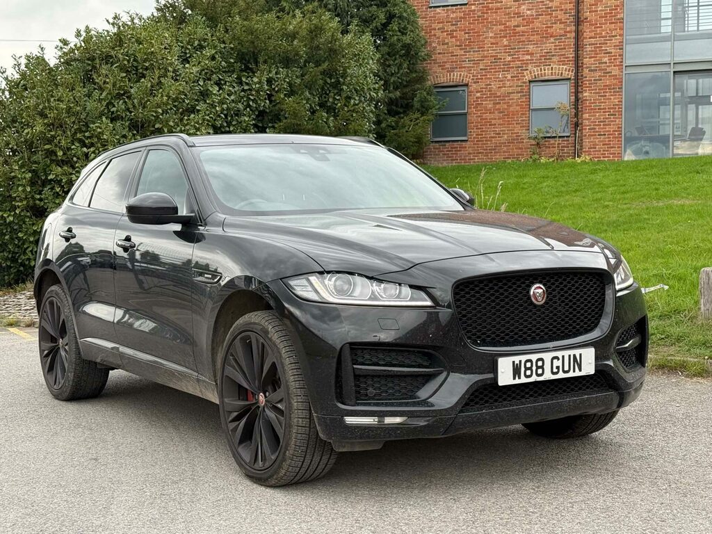 Jaguar F-Pace Black #2