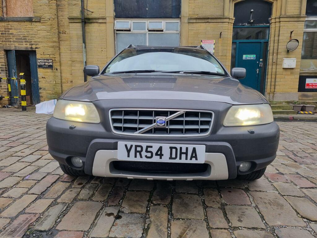 Volvo XC70 2.4 D5 Se Lux Silver #2
