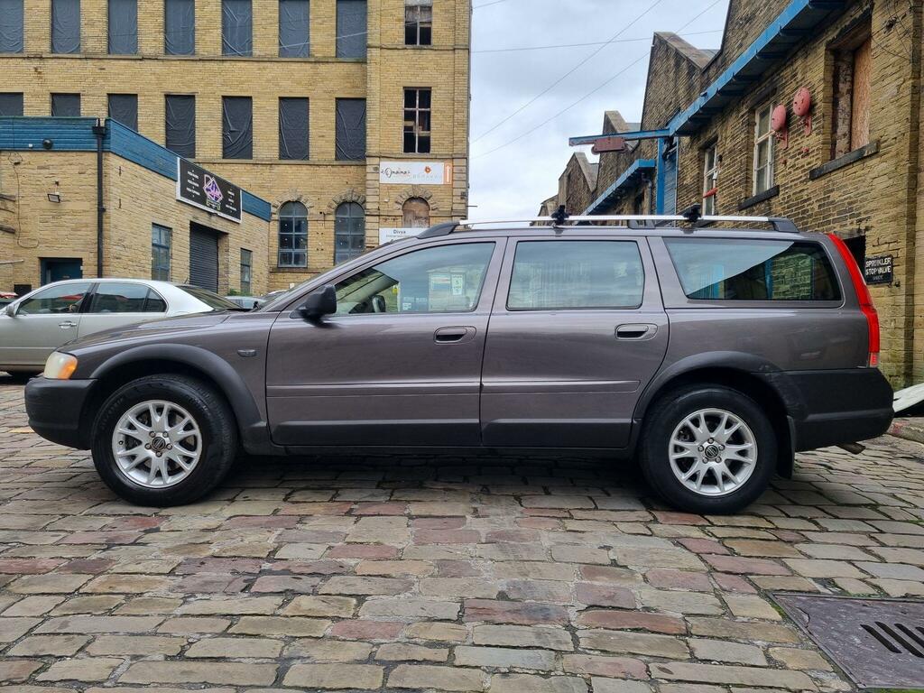 Volvo XC70 2.4 D5 Se Lux Silver #8