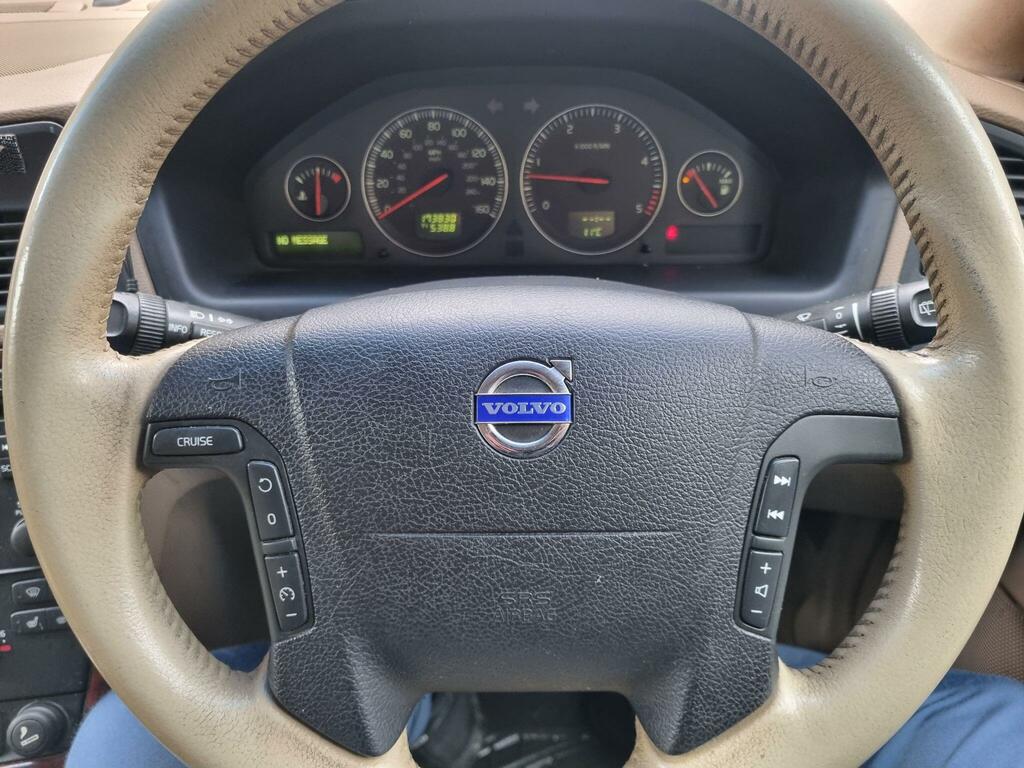 Volvo XC70 2.4 D5 Se Lux Silver #18