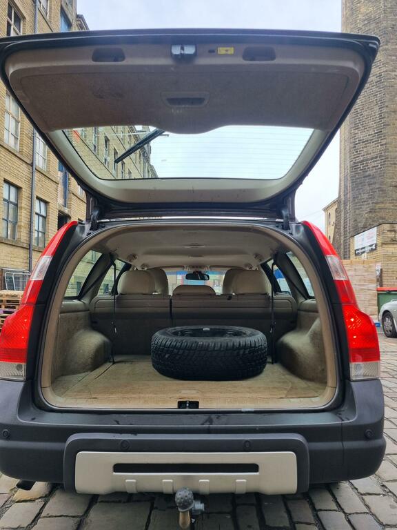 Volvo XC70 2.4 D5 Se Lux Silver #11