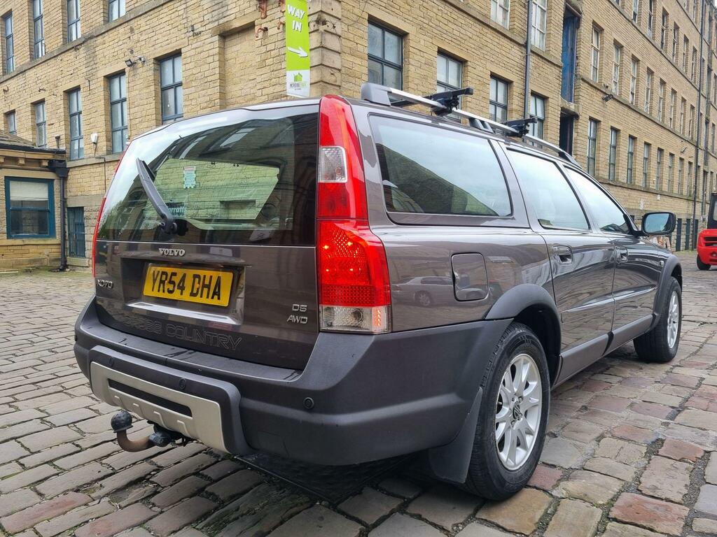 Volvo XC70 2.4 D5 Se Lux Silver #4