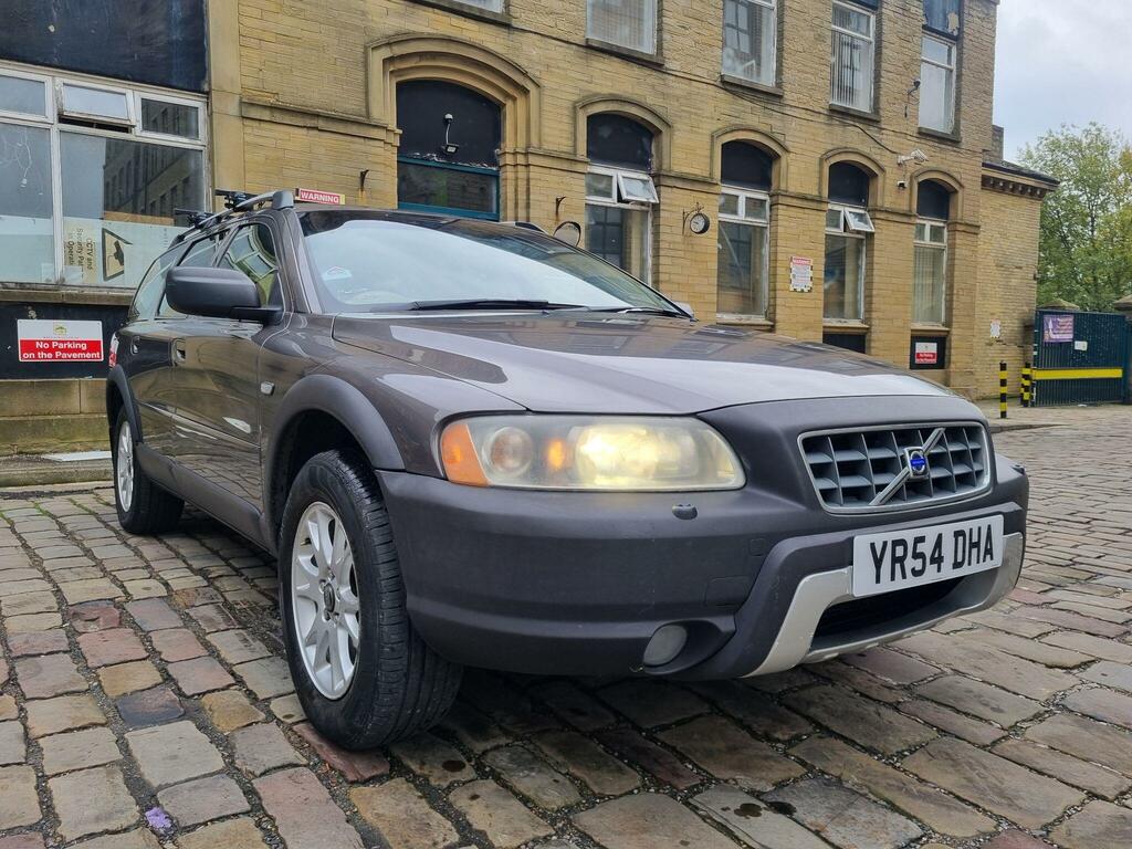 Volvo XC70 2.4 D5 Se Lux Silver #1
