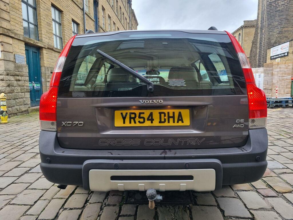 Volvo XC70 2.4 D5 Se Lux Silver #5