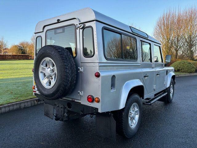 Land Rover Defender 110 2.2 Tdci County Station Wagon 4Wd Mwb Euro 5 SL63VEF Silver #4