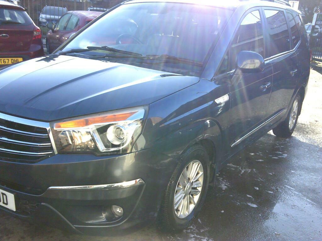 SsangYong Turismo 2.0 E-xdi Es T-tronic Euro 5 Grey #2
