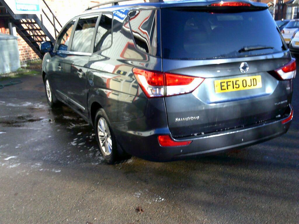 SsangYong Turismo 2.0 E-xdi Es T-tronic Euro 5 Grey #3