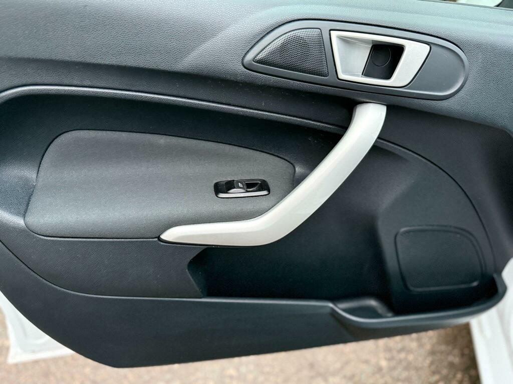 Ford Fiesta 1.4 Titanium White #5